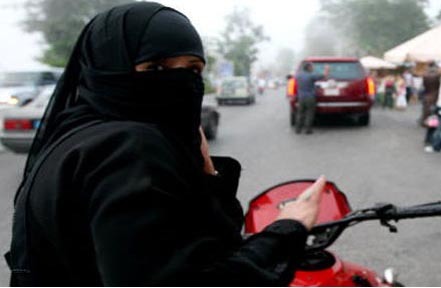 Ảrập Xê-útt cho phép phụ nữ đi xe đạp