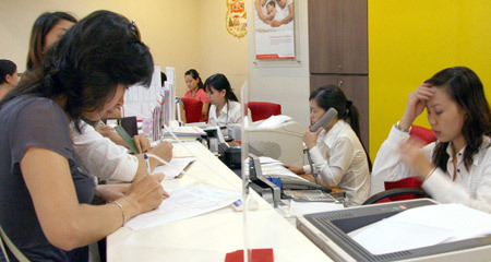 Công chức trẻ: 'Làm em ăn thèm vác nặng'