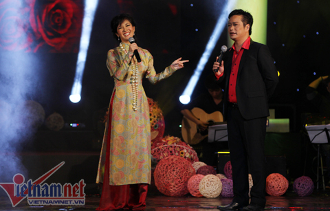 Hồng Nhung cảm xúc với 