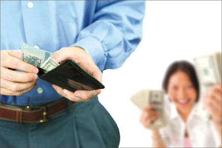 Quỹ đen của vợ 'cứu' chồng