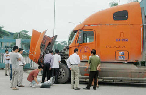 Một công an bị chém lìa tay khi bắt trộm