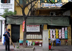 Những cửa hàng treo tường độc đáo nhất Hà thành