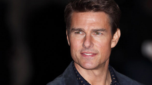 Tom Cruise bực mình với báo giới