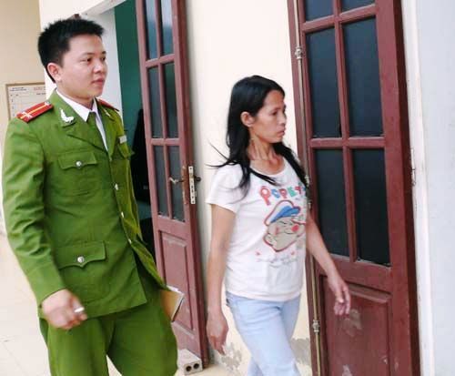 Một huyện có 1.000 người sang Trung Quốc làm chui