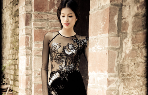 Áo dài xuyên thấu tới Mỹ