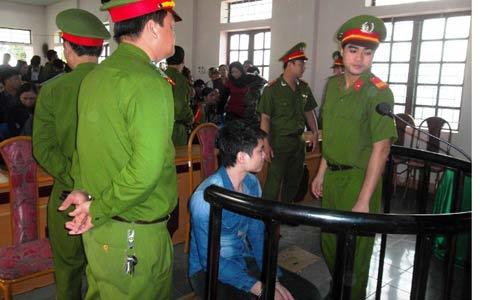 Lập mưu giết mẹ bạn lấy tiền chơi game