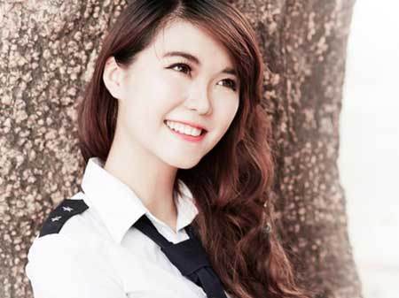 Nữ sinh Hàng không xinh đẹp, học giỏi