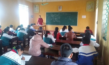 Nghịch lý: GV Sử dạy Hóa, GV Văn dạy Sinh