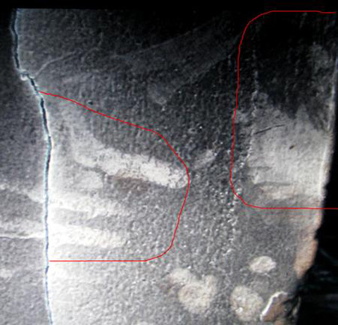 Khó tin: Gương mặt hung thủ in trên cửa nhà nạn nhân