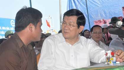 Ngư dân Lý Sơn tố với Chủ tịch nước nhân tai trên biển