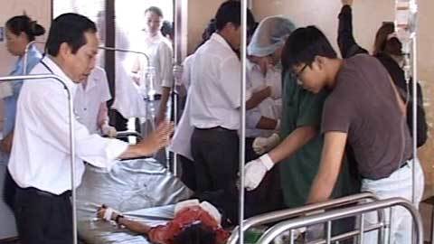 Nổ đầu đạn, 8 học sinh thương vong