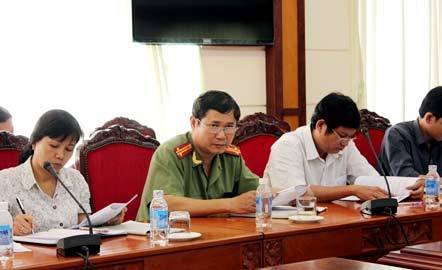 ‘Lương thứ trưởng hơn chục triệu, chi xe công gấp ba’