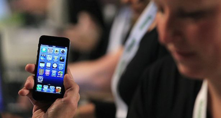 Apple sẽ bán 75 triệu iPhone giá rẻ trong năm 2014