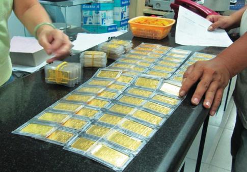 Thị trường vàng và bàn tay sắt