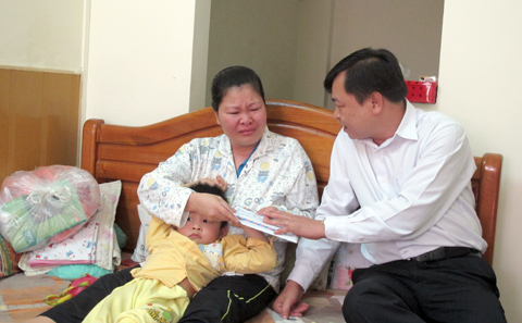 “Sau tai nạn giao thông, tôi đã tính cho bớt con”