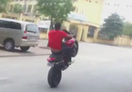 Thanh niên bốc đầu Ducati trên đường Hà Nội