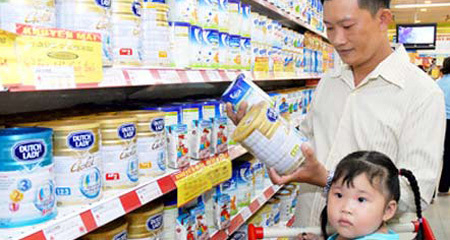 Sữa tăng giá, đắt như hàng xa xỉ