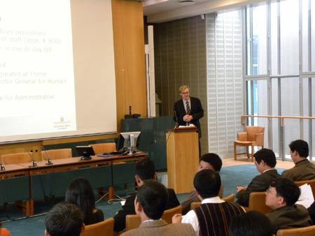 Đào tạo công chức Việt: Bài học Singapore, thực hành Thụy Điển