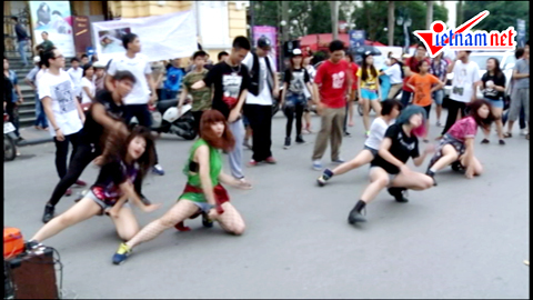 Nhảy giữa phố để thành viên Big Toe được ghép thận