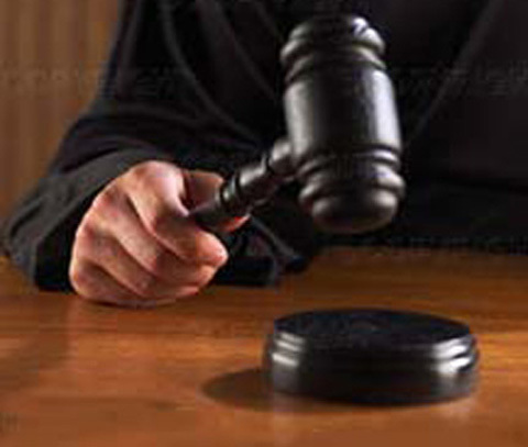 Kéo nhau ra tòa vụ cược 100 triệu đồng cắn… “của quý”