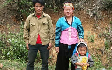 Những cặp vợ chồng cưới linh đình rồi nghèo rớt