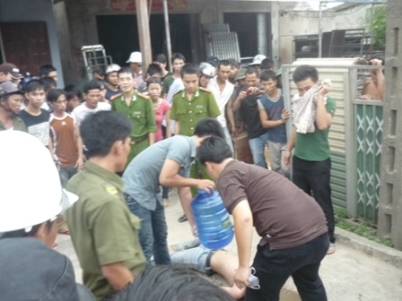 Vây bắt đối tượng chặn xe, QL 1A ách tắc nghiêm trọng