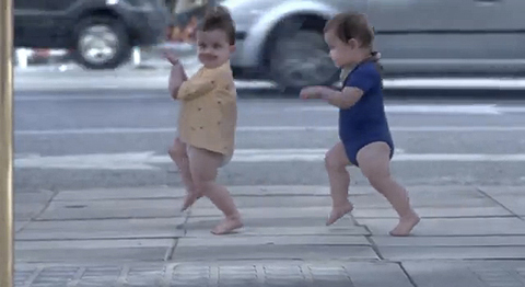 Clip những em bé nhảy múa gây bão trên mạng