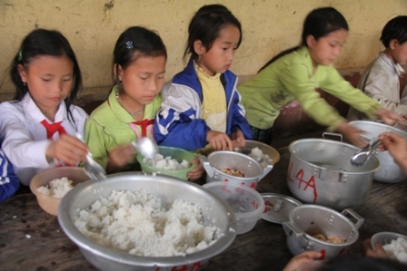 Những 'kho thóc khuyến học' níu học sinh bám lớp