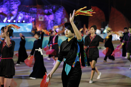 Carnaval Hạ Long 2013: Vũ điệu văn hóa của 22 dân tộc