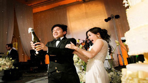 Lộ clip quay trong đám cưới Đan Trường