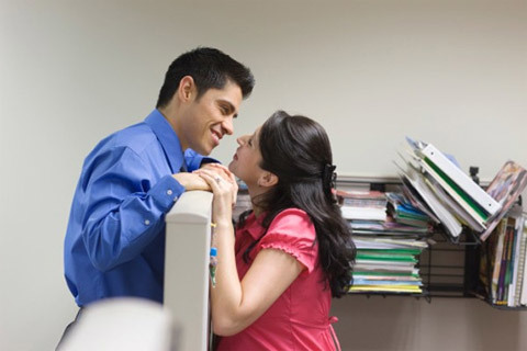Chồng cao tay ngoại tình ngay trước 
