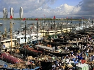 Đội tàu cá TQ ào ra Trường Sa của Việt Nam