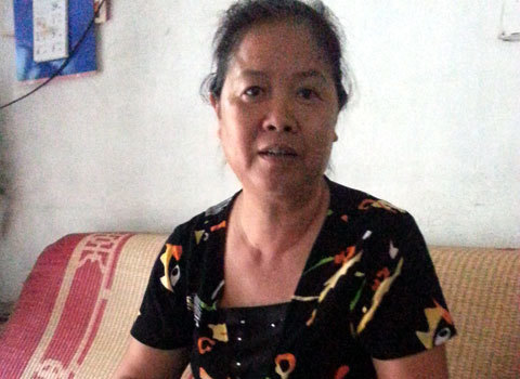 Bà ngoại nhanh trí quăng xe đạp chặn tên cướp