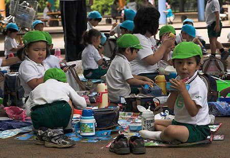 Chuyện nuôi con ở Nhật của mẹ Tây