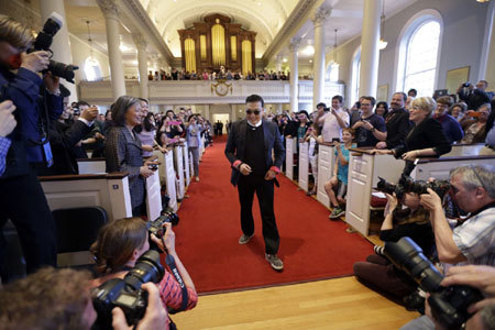 Tác giả Gangnam Style nói gì ở Harvard?