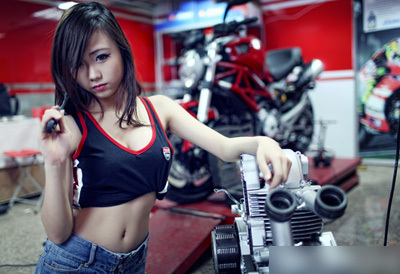 Chân dài Việt nóng bỏng khi 