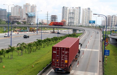 Tai họa lơ lửng trên cầu vượt