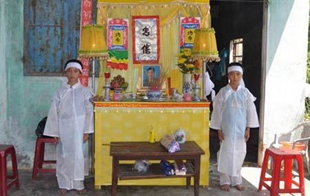 Chồng chết mà không mua nổi quan tài...