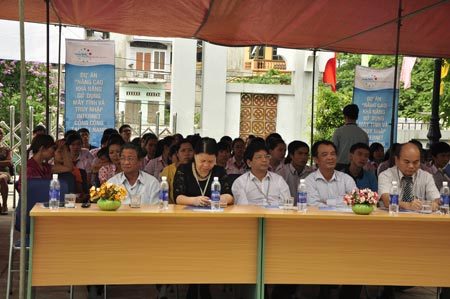 Về làng mở hội Internet