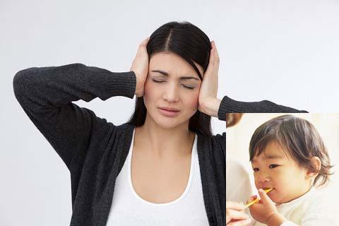 Những bà mẹ vật vã cai sữa cho con