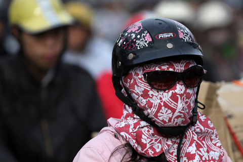 Phụ nữ Hà Thành hóa... 'ninja' chống nắng