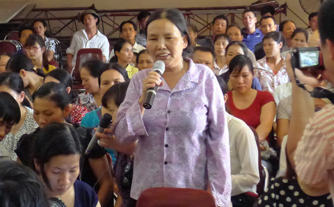 Làng cổ Đường Lâm họp dân, không tìm ra giải pháp