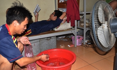 1001 cách chống nóng của sinh viên