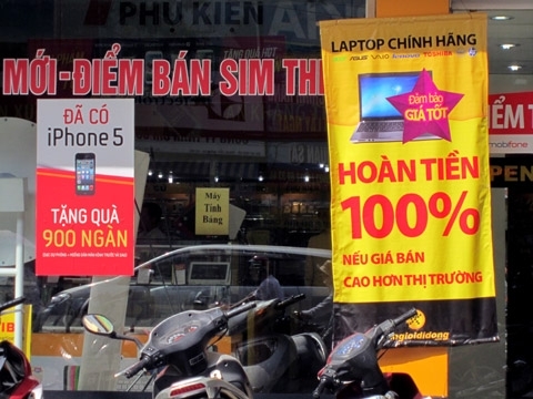 Ngôn từ quảng cáo gây sốc trên phố Hà Nội