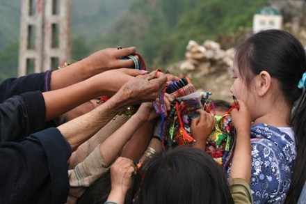 Ma trận giá phòng và tật xấu ép giá giờ chót
