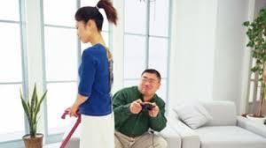 Chồng mải chơi...đẩy trách nhiệm lên vai vợ