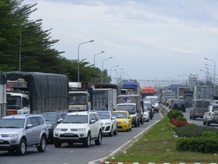 Xử vắng mặt đại úy công an vòi tiền sau TNGT