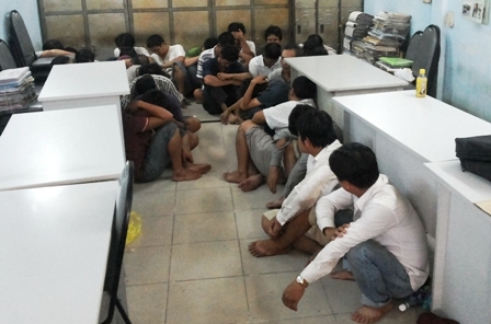 Phá trường gà vùng ven, tạm giữ 37 người