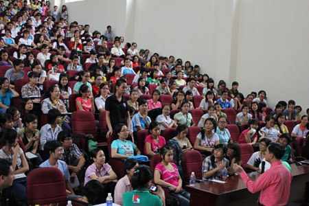 Tại sao đại học hàng đầu lại kiện cáo liên miên?