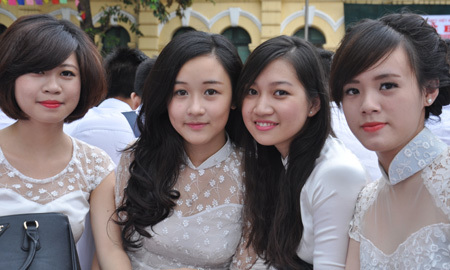 Vẻ đẹp của nữ sinh ngày xa trường